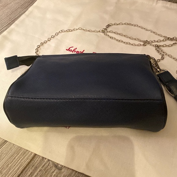 Salvatore Ferragamo parfums cosmetic bag - Picture 11 of 15